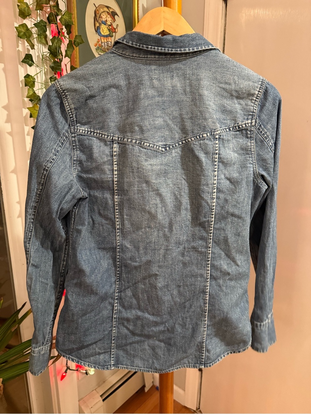 💙 J.Crew Denim Women’s Button-Up Shirt - Medium Blue 💙 - Picture 6 of 7